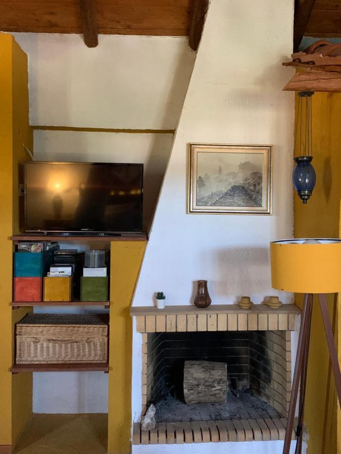 Mavilia Traditional Guesthouse Ligourio Bagian luar foto